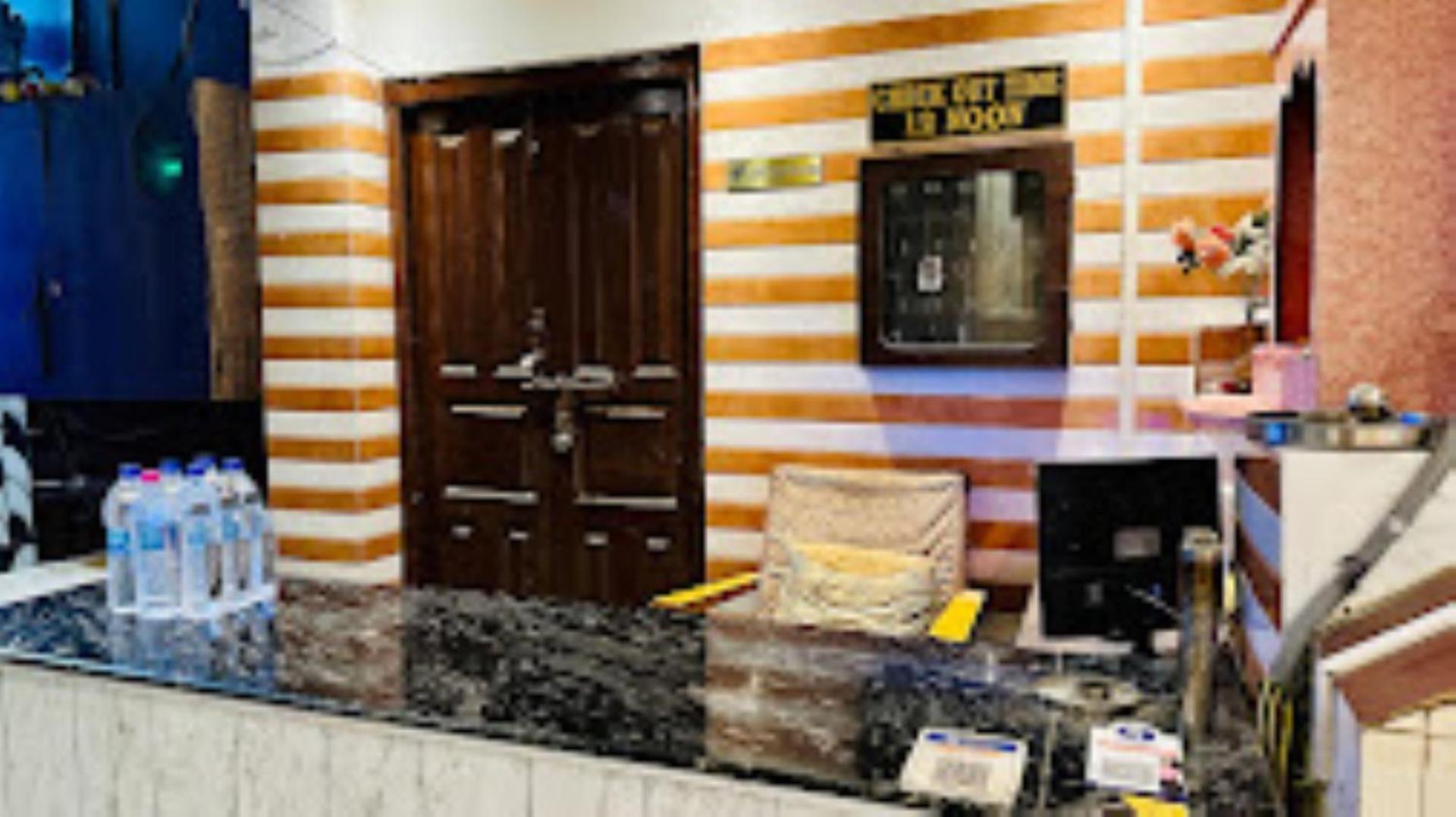 Hotel Nilamber By Grb Lumding Ngoại thất bức ảnh